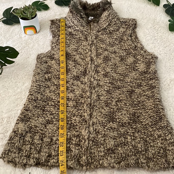 Charter Club Knit Faux Fur Vest Medium - Picture 5 of 6